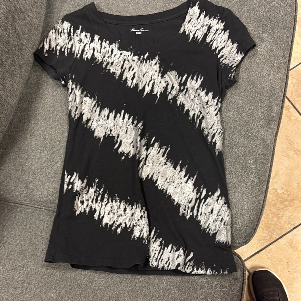 Kenneth Cole Black and White Short Sleeve Tee